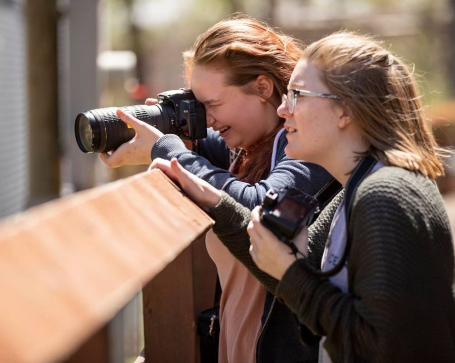 Journalism students take photography field trip