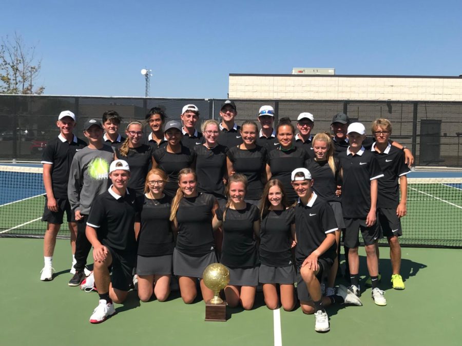 Tennis Team Wins District Title, Prepares for Playoffs