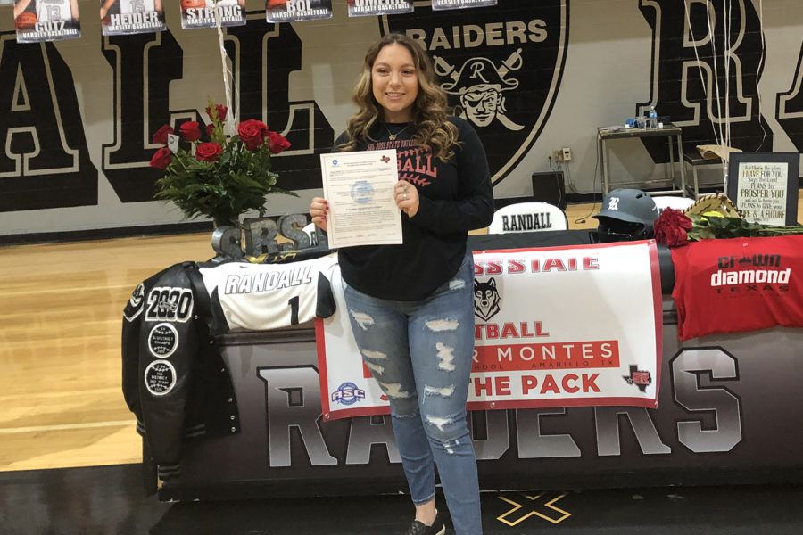 Senior Hunter Montes signs her letter of intent to play softball for Sul Ross State University.