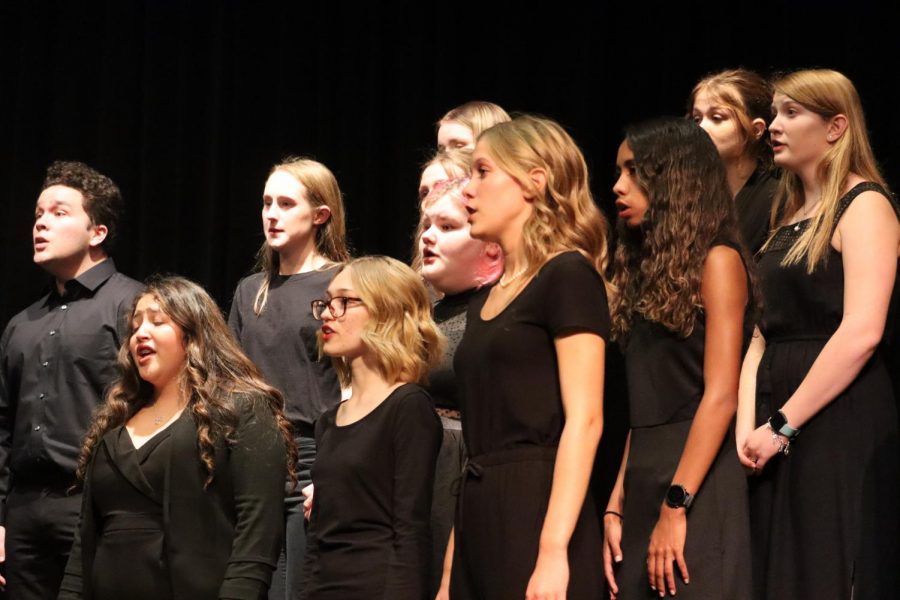 Students+sing+at+Randall+before+the+November+All-Region+Choir+concert.