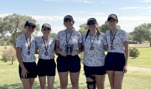 Girls Golf Team Looks To Seniors For Leadership